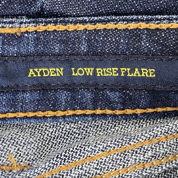 Wrangler Ayden Low-rise Flare Jeans - Picture 6 of 7